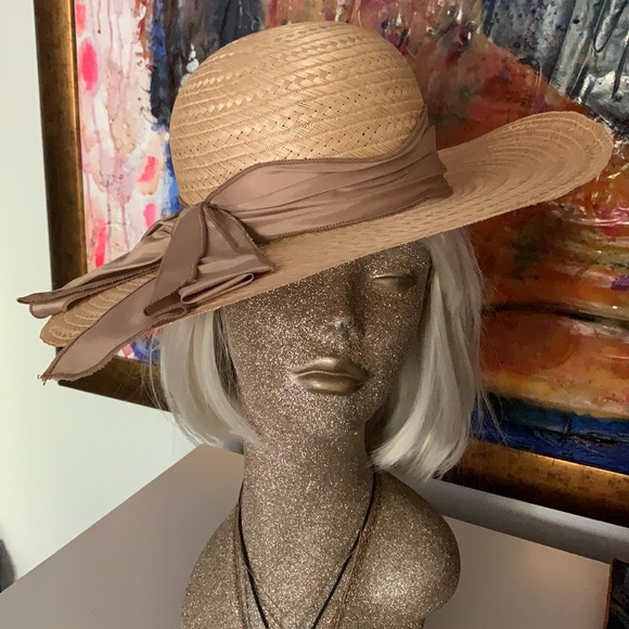 ?NWT Sunhat! Saks Fifth Avenue! main image 9